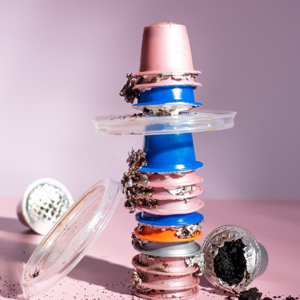 JustFreshRoasted uses a specially engineered capsule system to lock in all the volatile compounds so that your coffee tastes the best.